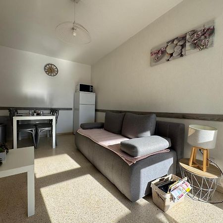 Sol-Y-Days Goelette: Charming Ground Floor Apartment with Parking Near City Center and Beach Le Grau-du-Roi Exterior photo