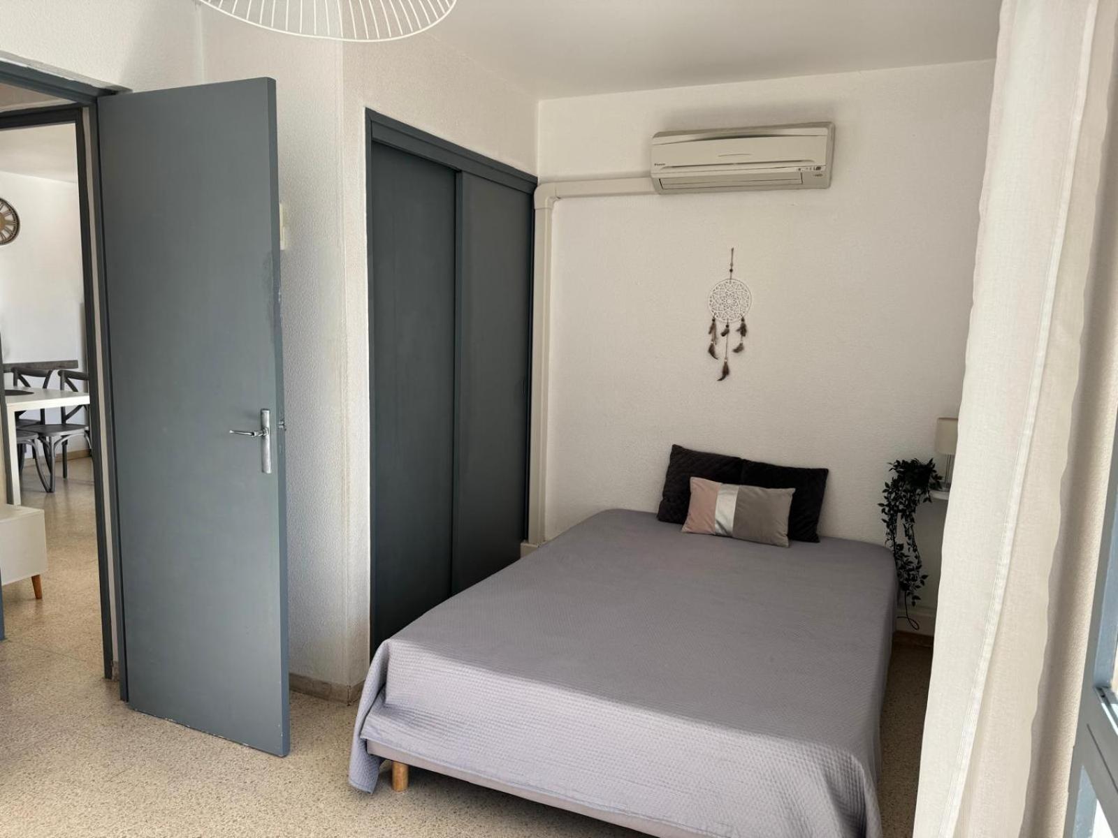 Sol-Y-Days Goelette: Charming Ground Floor Apartment with Parking Near City Center and Beach Le Grau-du-Roi Exterior photo